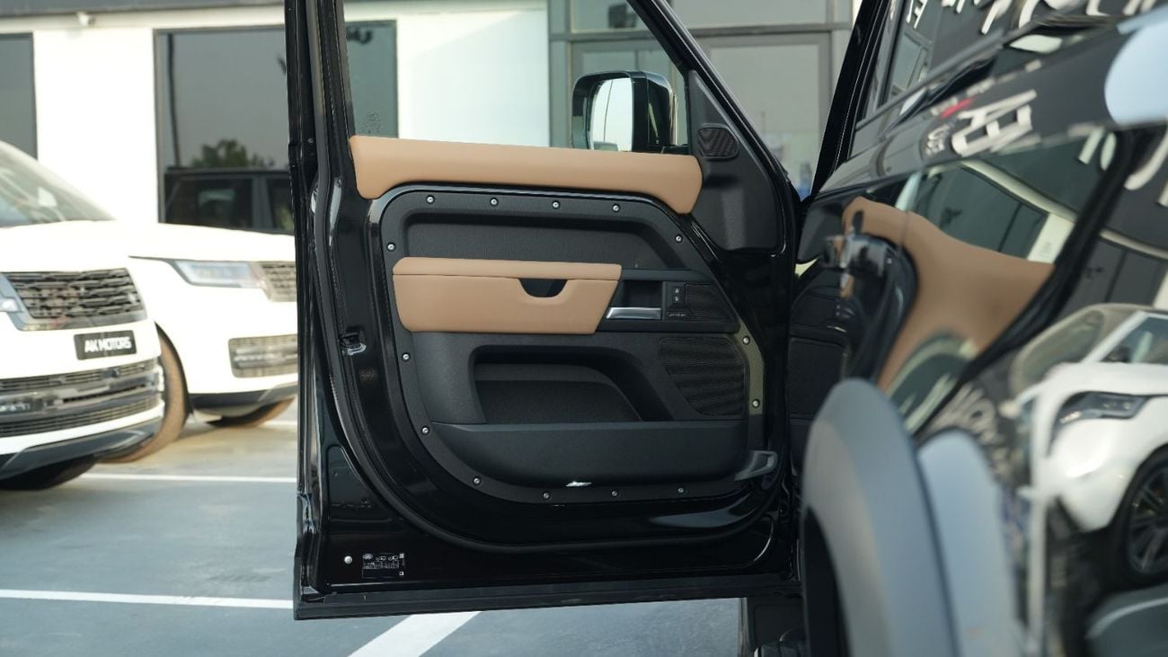 Land Rover Defender 110 ULTIMATE EDITION P525 V8 5.0 Black 2026MY Export Only