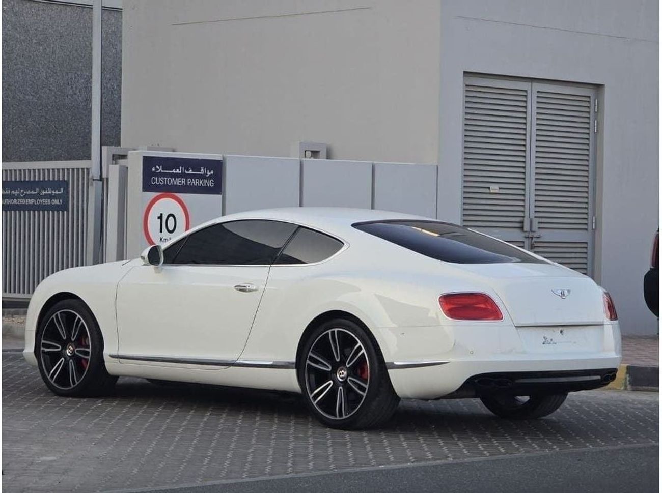 Bentley Continental GT GT 6.0L (552 HP)