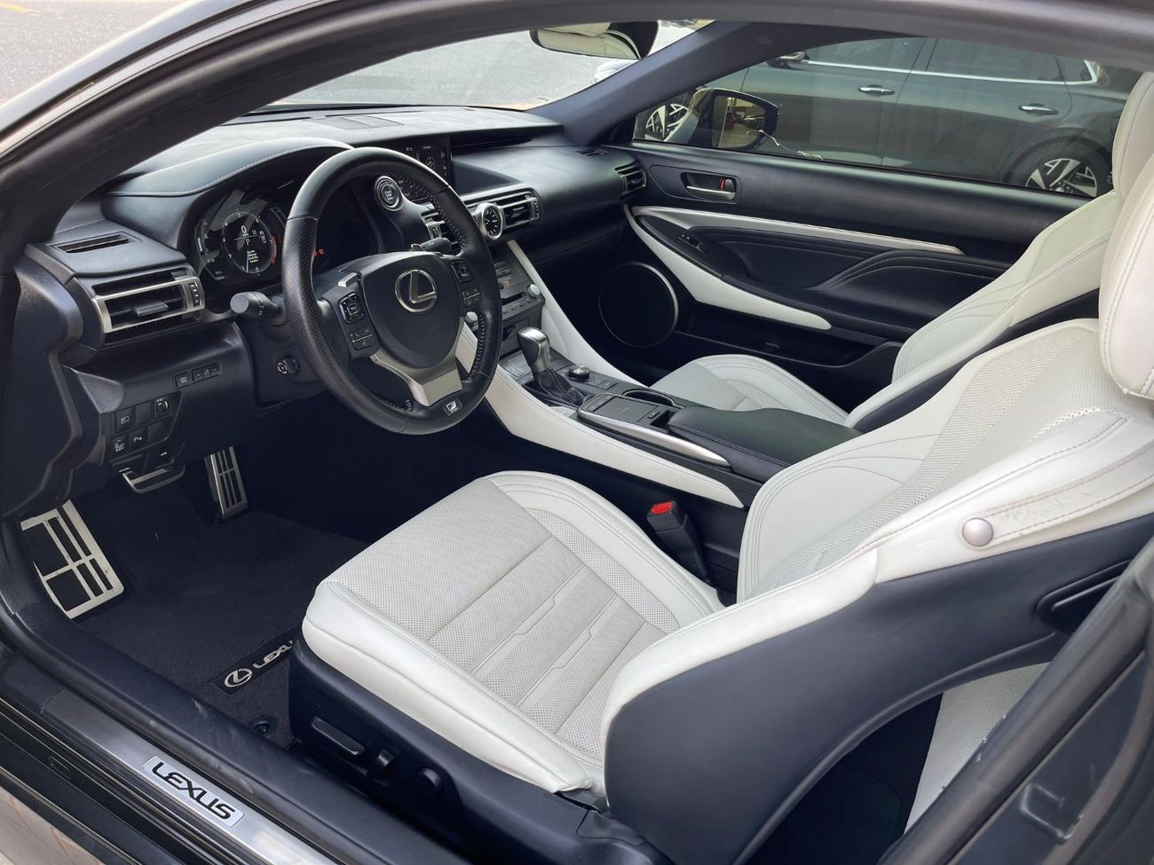 Lexus RC350 F Sport RC 350 / F-Sport / Only 29000 Mile / 1800 AED Monthly