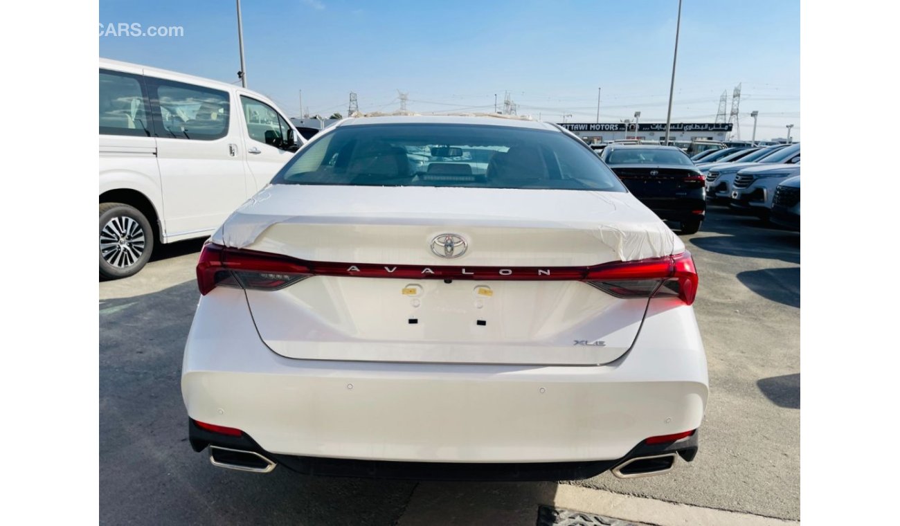 Toyota Avalon XLE 3.5L V6 with leather seats