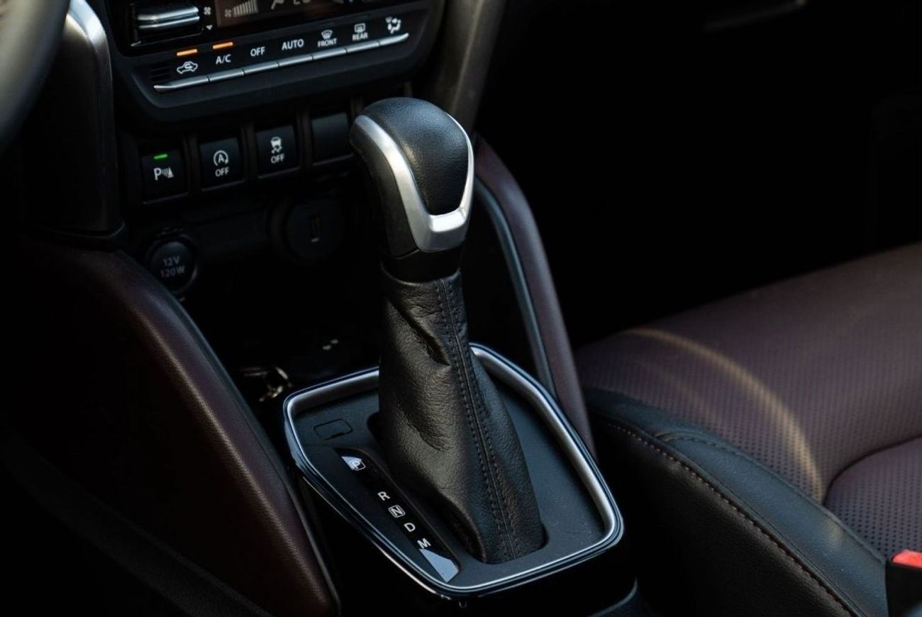 Toyota Urban Cruiser 2023 Toyota Urban Cruiser 1.5 GLX - Metallic Silver & Pearl Black Roof inside Ivory | Export Only