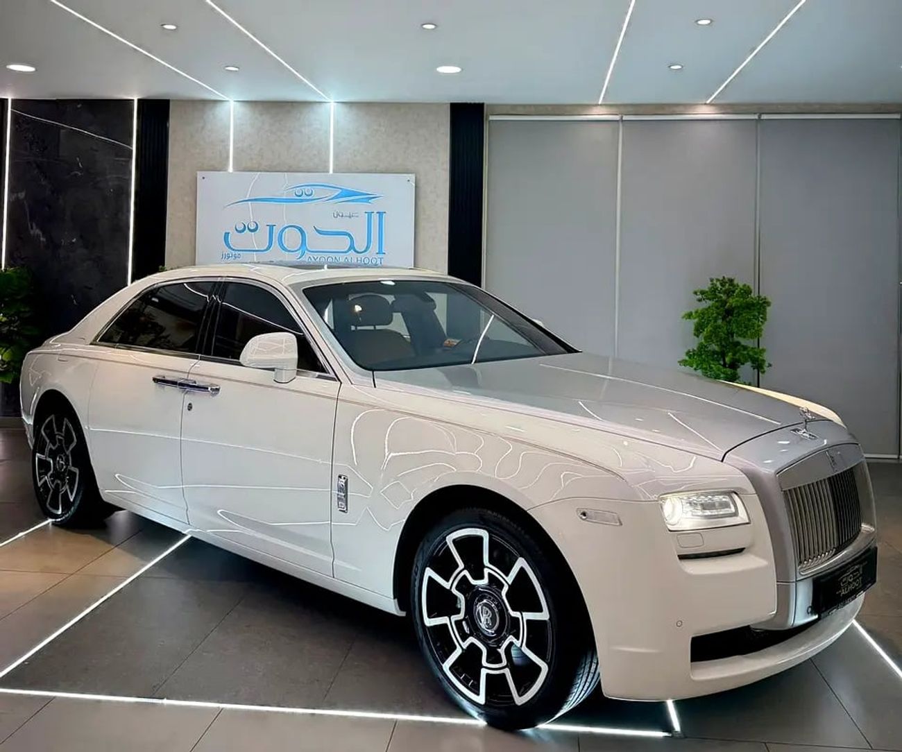Rolls-Royce Ghost ELITE VIP V12 || F.S.H AT || GCC || LUXURY INTERIOR || TIERS