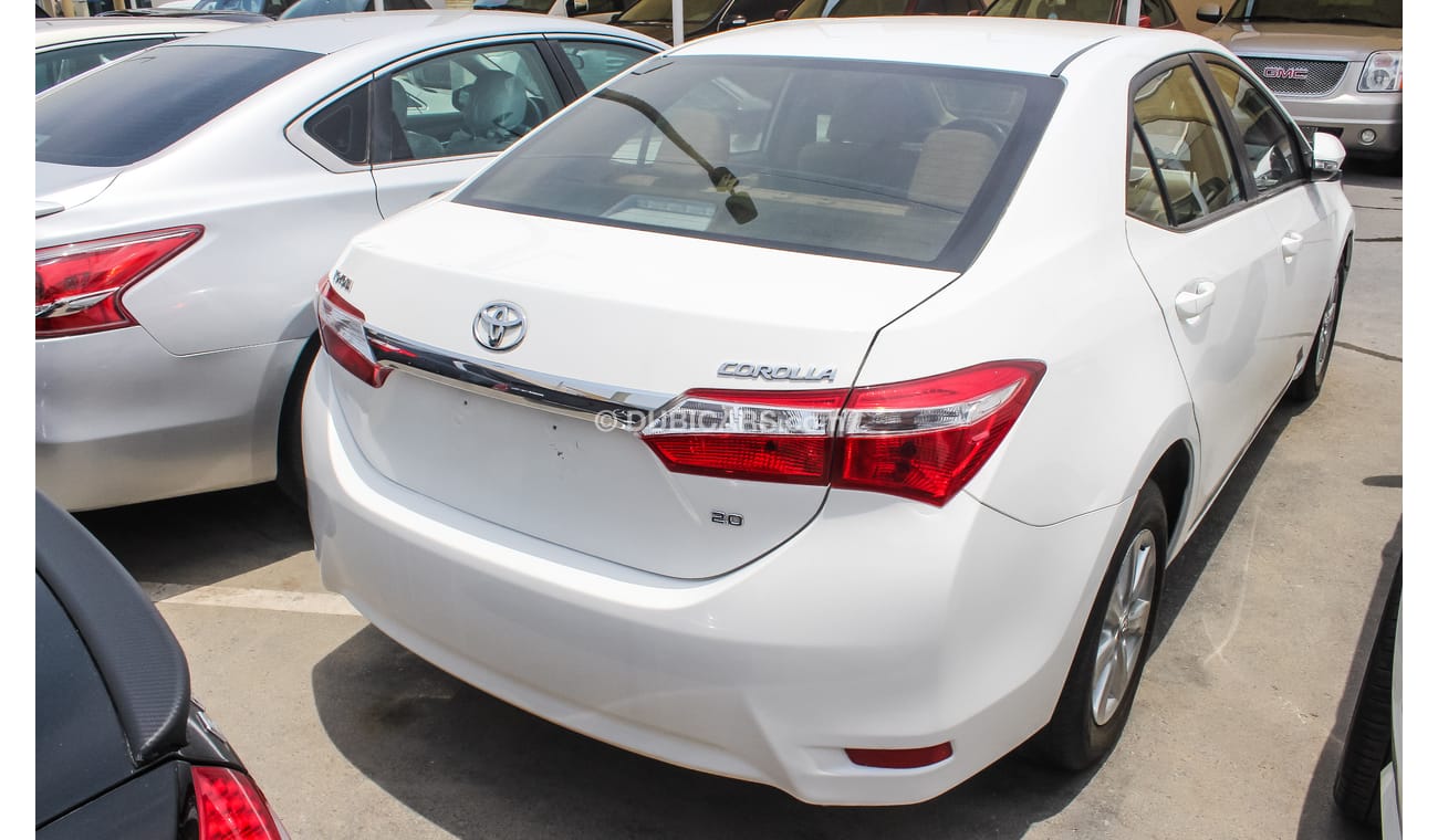 Toyota Corolla 2014 model Gulf specs standard options