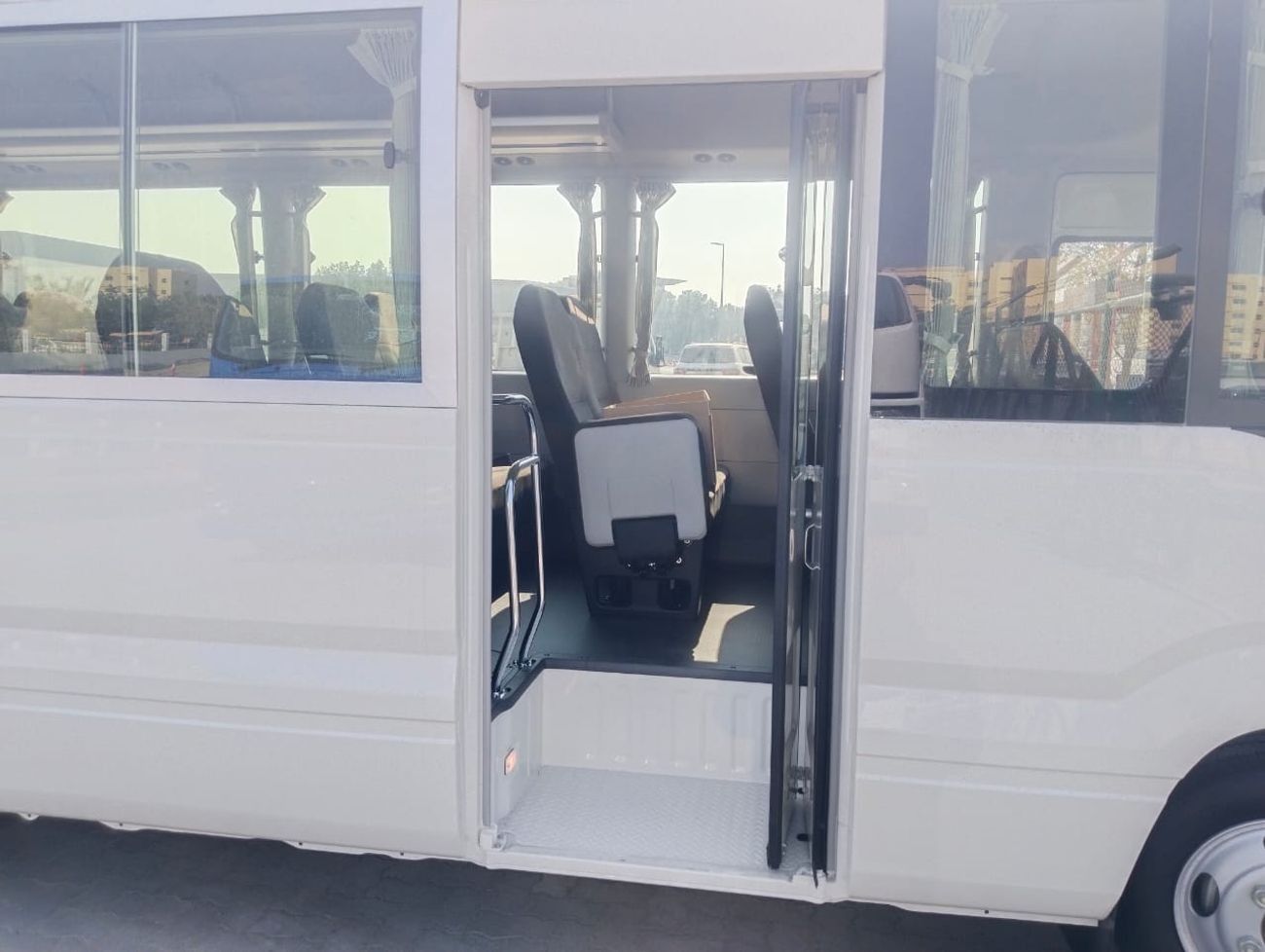 Toyota Coaster 4.2L DIESEL M/T 30 SEATER BUS(ONLY EXPORT TO AFRICA)