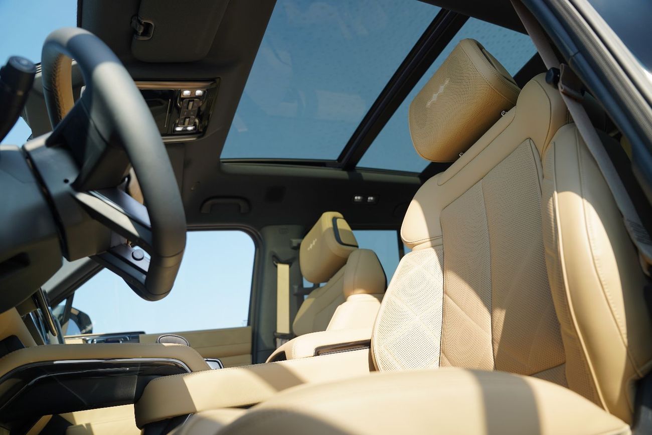 BYD Leopard 5 2025 BYD Leopard 5 Pilot Edition R18 Black in beige 0Km