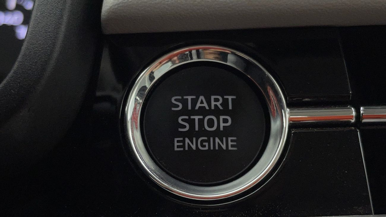 ميتسوبيشي آوتلاندر MIDLINE PLUS 2.5 | بدون دفعة مقدمة | اختبار القيادة في المنزل