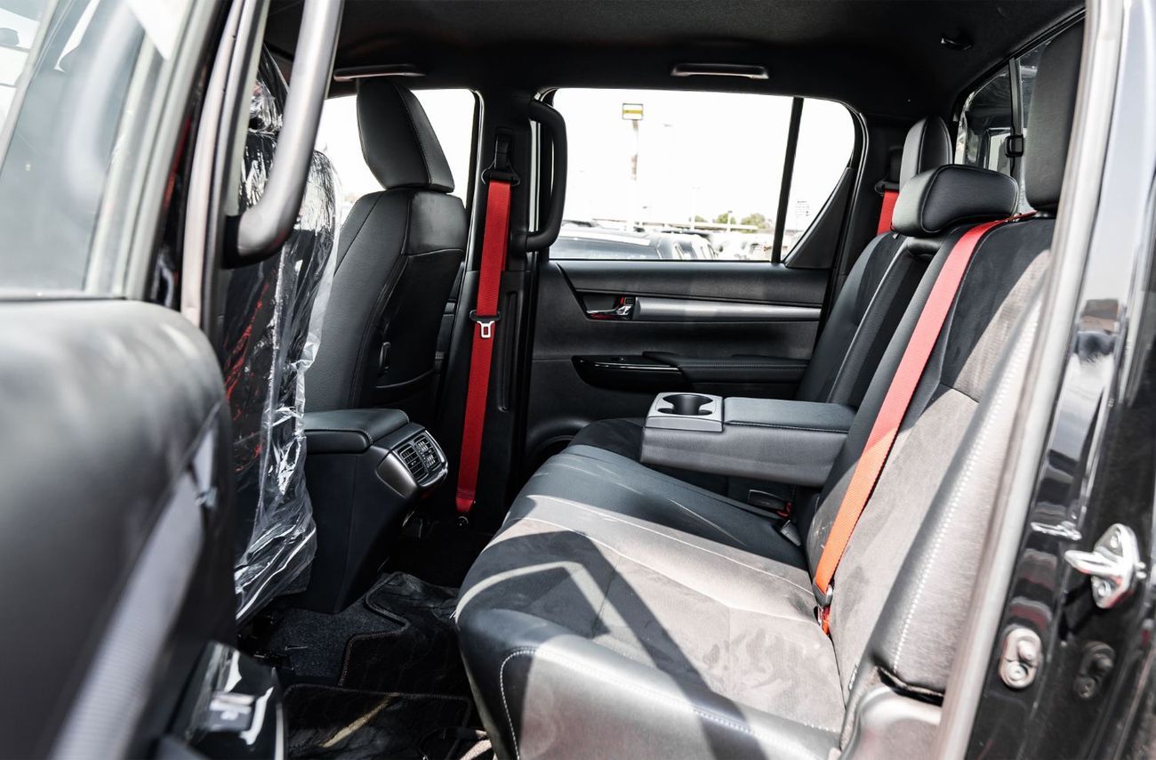 تويوتا هيلوكس 2025 Toyota Hilux GR-Sport 4.0L AT Petrol (Black)