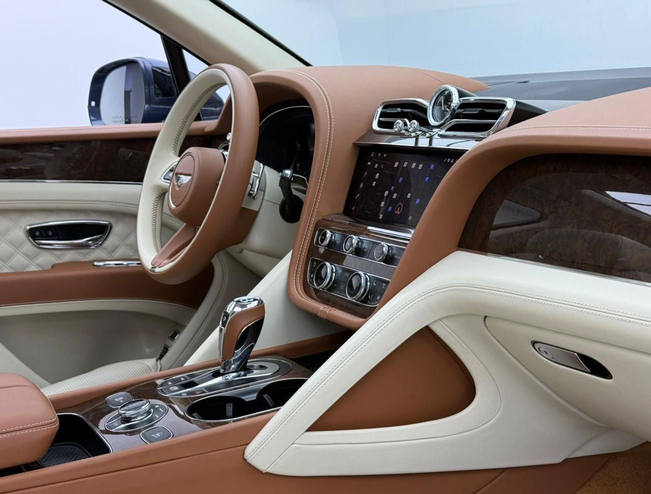 بنتلي بينتايجا STANDARD Bentayga 4.0T 2022 Bentley Bentayga, Warranty, Full Service History, Fully Loaded, Excellent