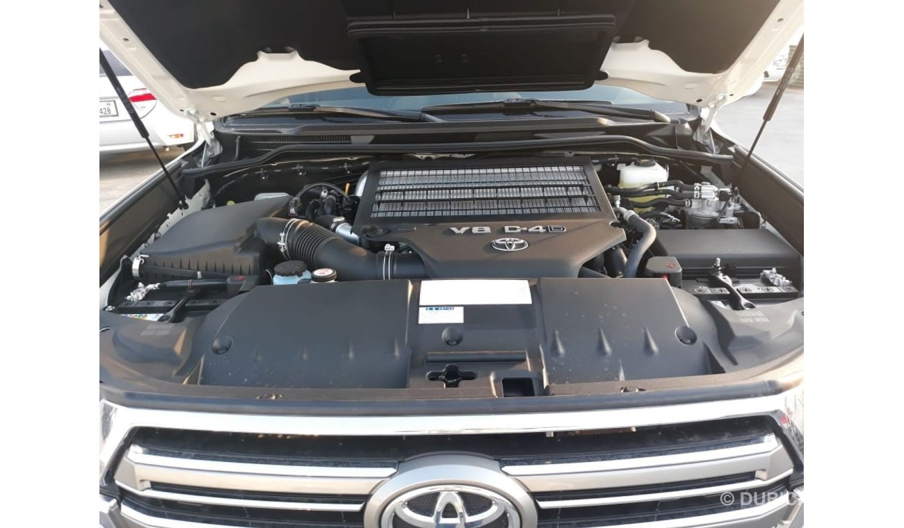 تويوتا لاند كروزر GXR 4.5L DIESEL V8 2019