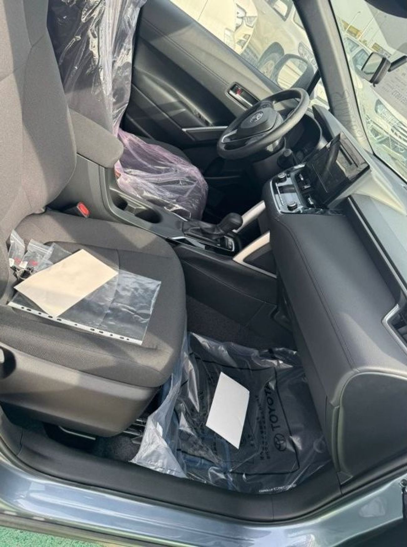 تويوتا كورولا كروس 1.8L HYBRID 2024 GCC