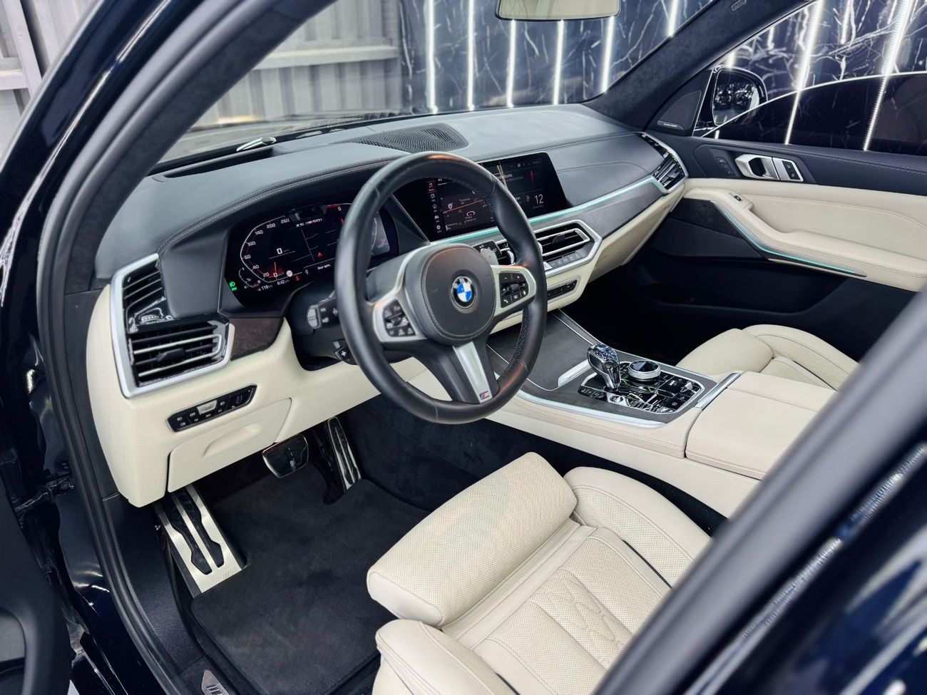 بي أم دبليو X5 M50i 4.4L 2021 BMW X5, 2026 BMW Warranty + Service Pack, Fully Loaded, GCC