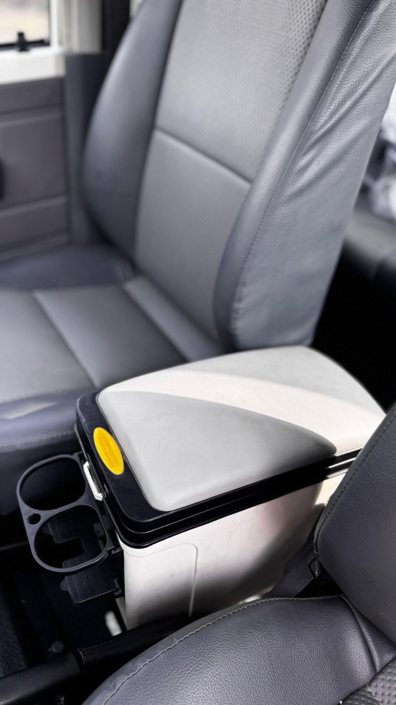 Toyota Land Cruiser Pick Up LC79 Double Cabin LHD 4.2L 1HZ V6 Diesel Engine Manual Gear 4WD 5 Seater 4 Doors