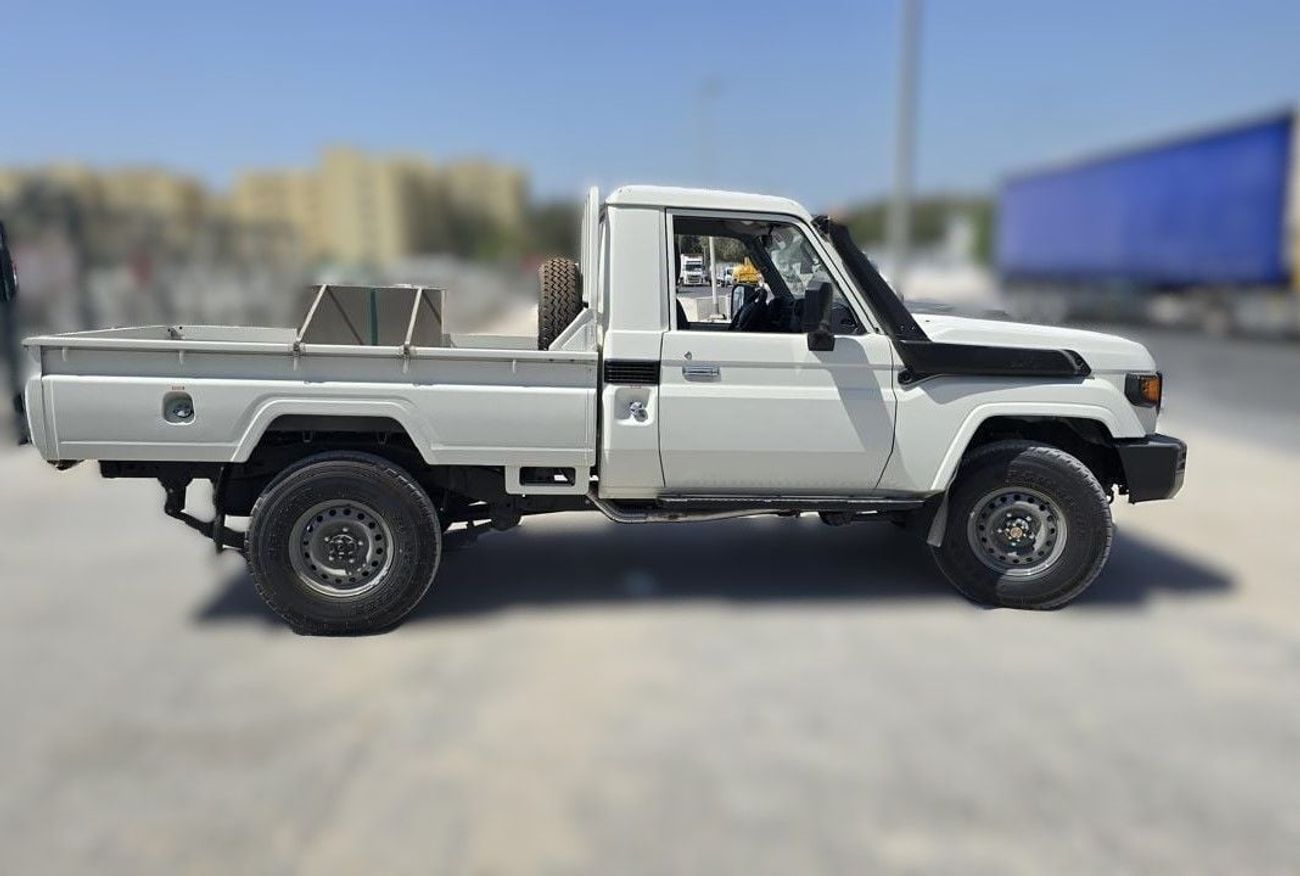 Toyota Land Cruiser Pick Up LC79 SC 4.2 MT 2025 P/W & diff lock