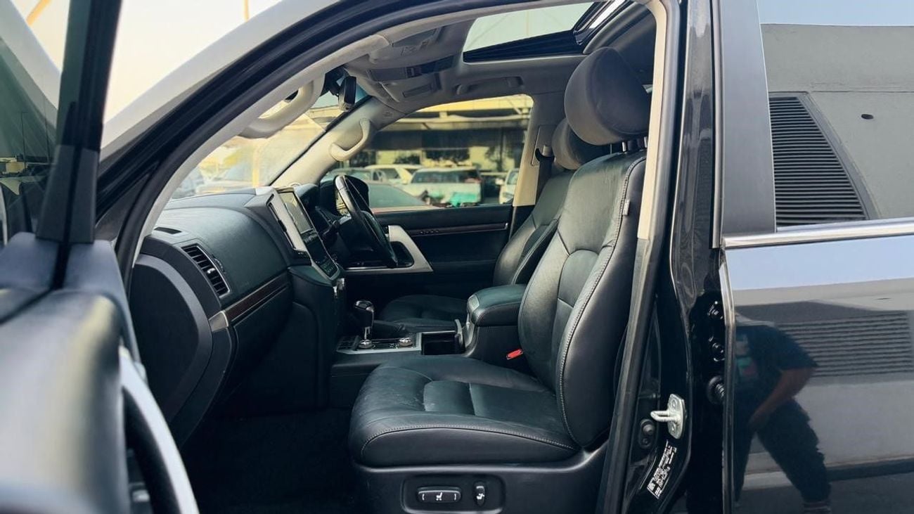 Toyota Land Cruiser SAHARA | MODIFIED TO LC300 | SUNROOF | PUSH START | POWER & MEMORY SEATS | 4.5L DIESEL | AUTO | COOL