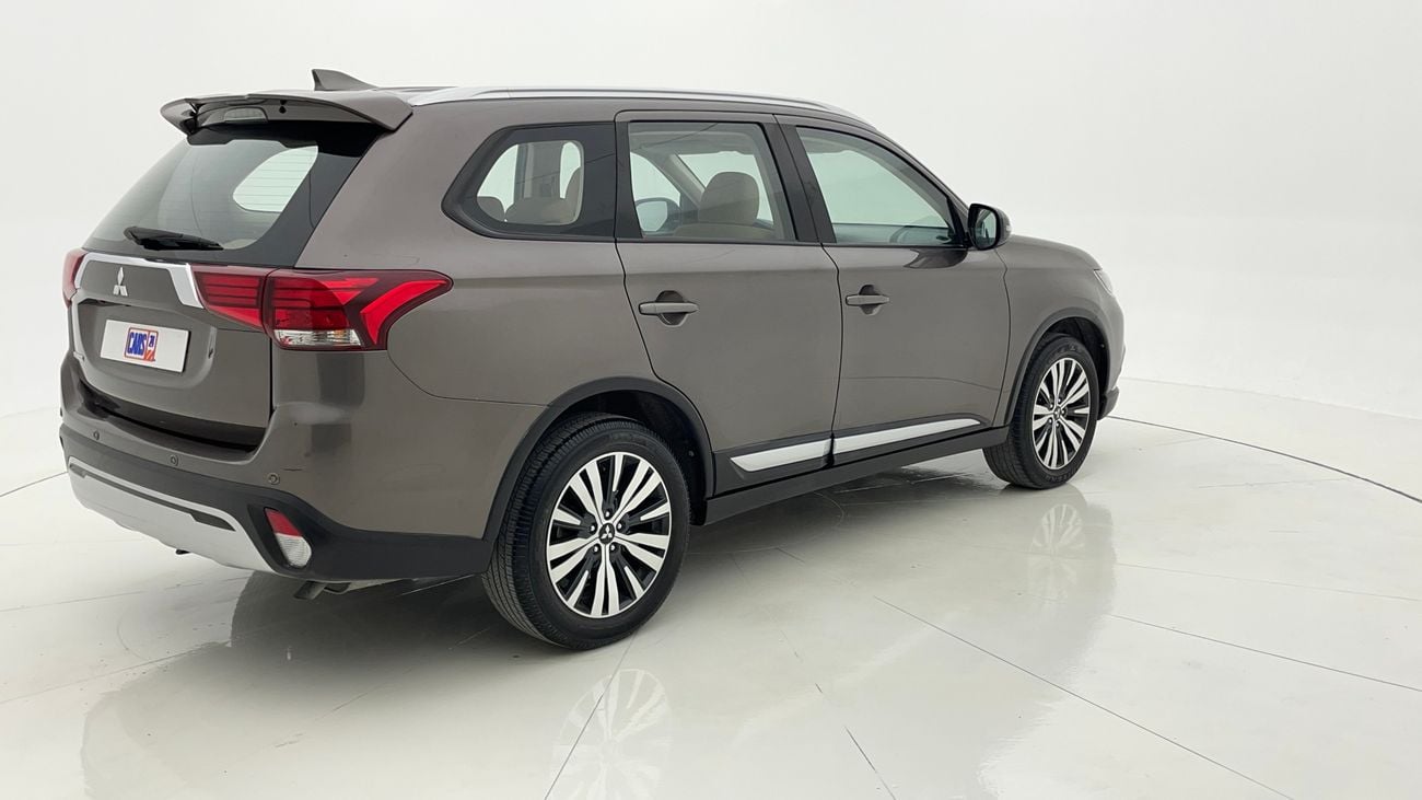 ميتسوبيشي آوتلاندر GLX MIDLINE 2.4 | بدون دفعة مقدمة | اختبار قيادة مجاني للمنزل