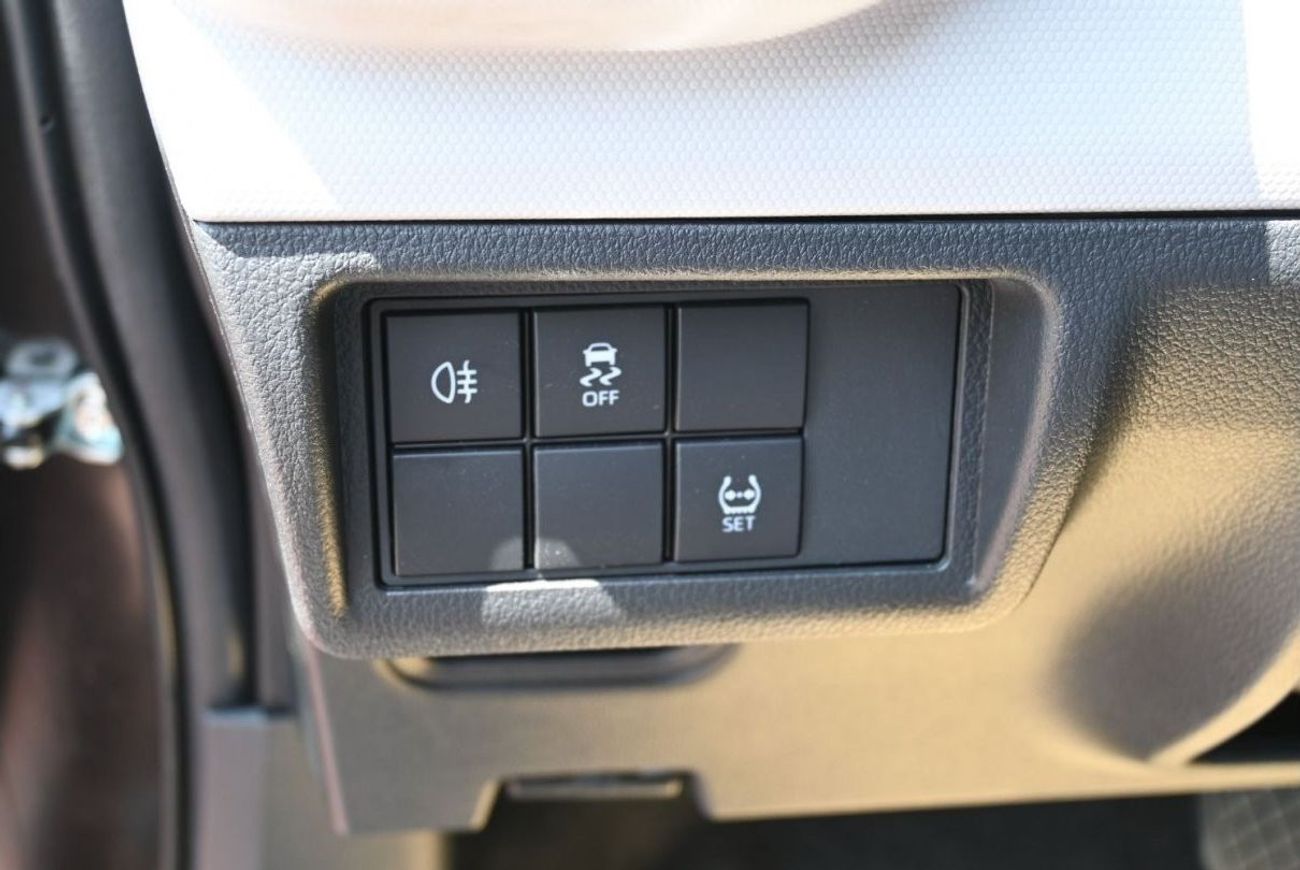 Toyota Veloz Toyota VELOZ 1.5L Petrol, FWD, SUV, 5 Doors, Push Start, Rear Parking Sensors, 7 Seater, Rear Camera