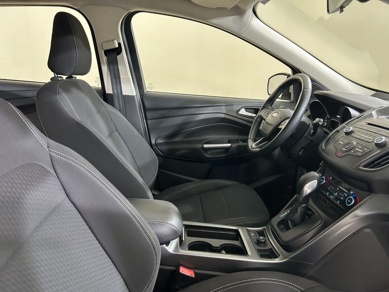 Ford Escape S E1020 / AL TAYER MOTORS AL QOUZ SHOWROOM