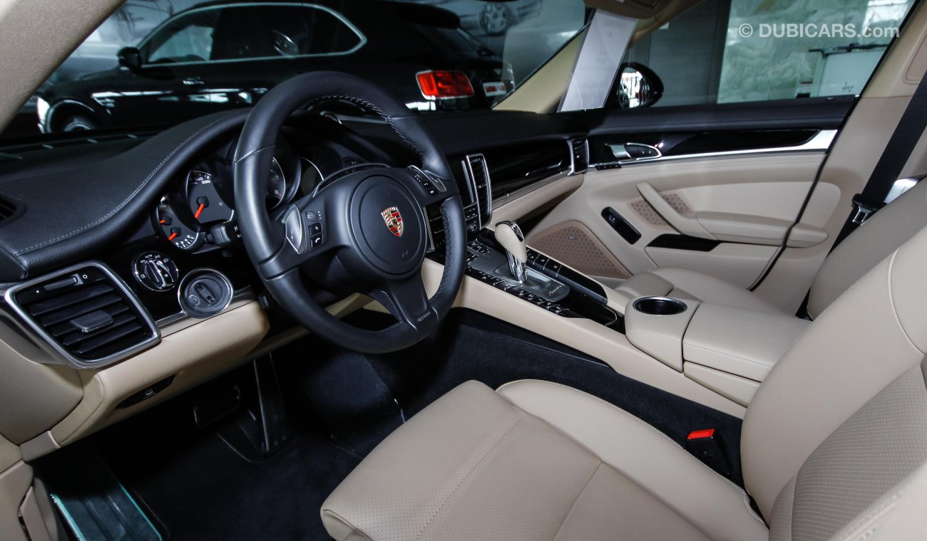 Porsche Panamera 4S