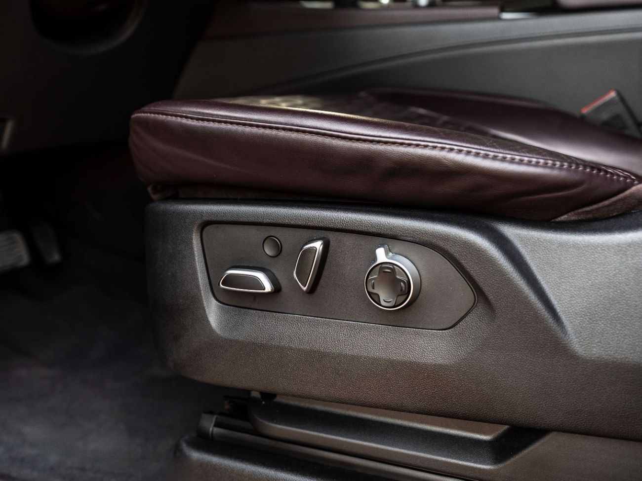 كاديلاك إسكالاد Sport Platinum 6.2L 4WD