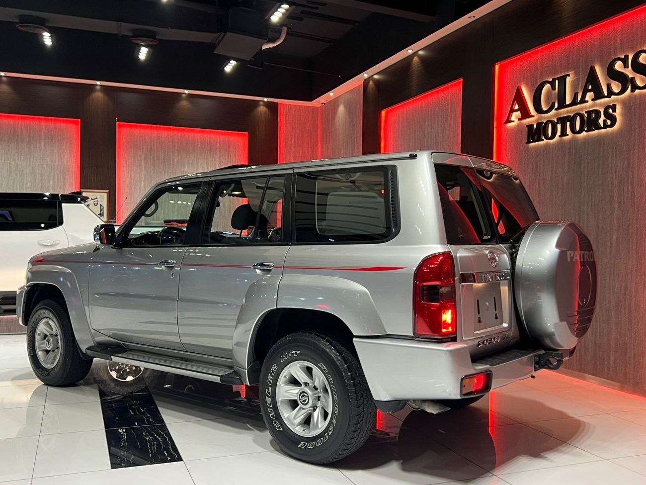 نيسان باترول سفاري Safari 4.8L A/T