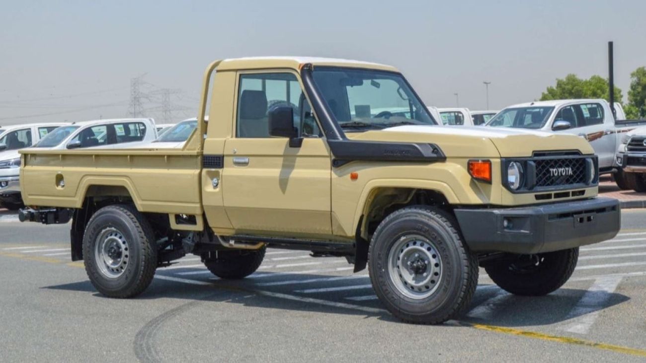 تويوتا لاند كروزر بيك آب 4.0L A/T Diff-Lock