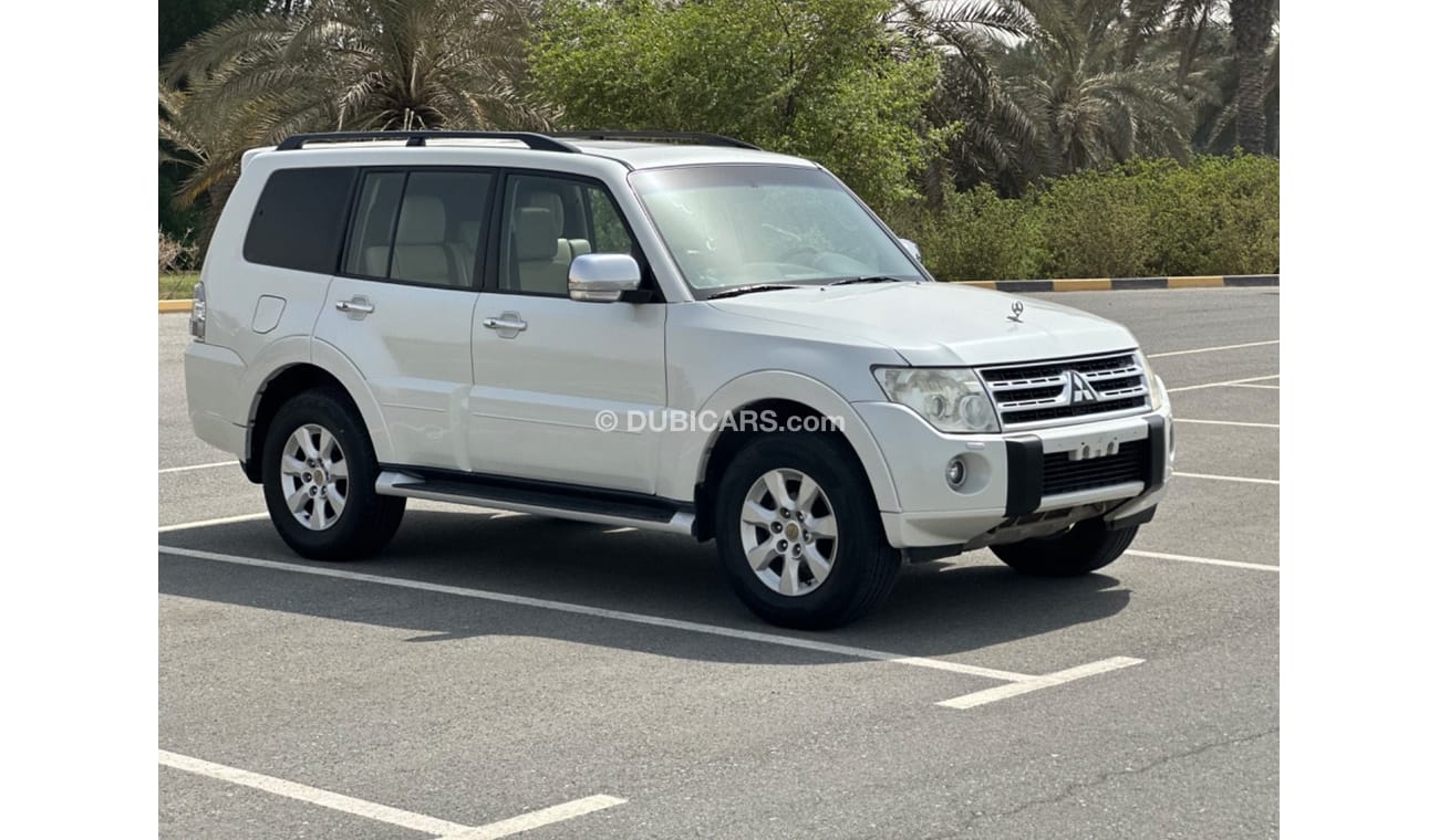 Mitsubishi Pajero موديل 2010 خليجي حاله ممتازه جدا من الداخل والخارج