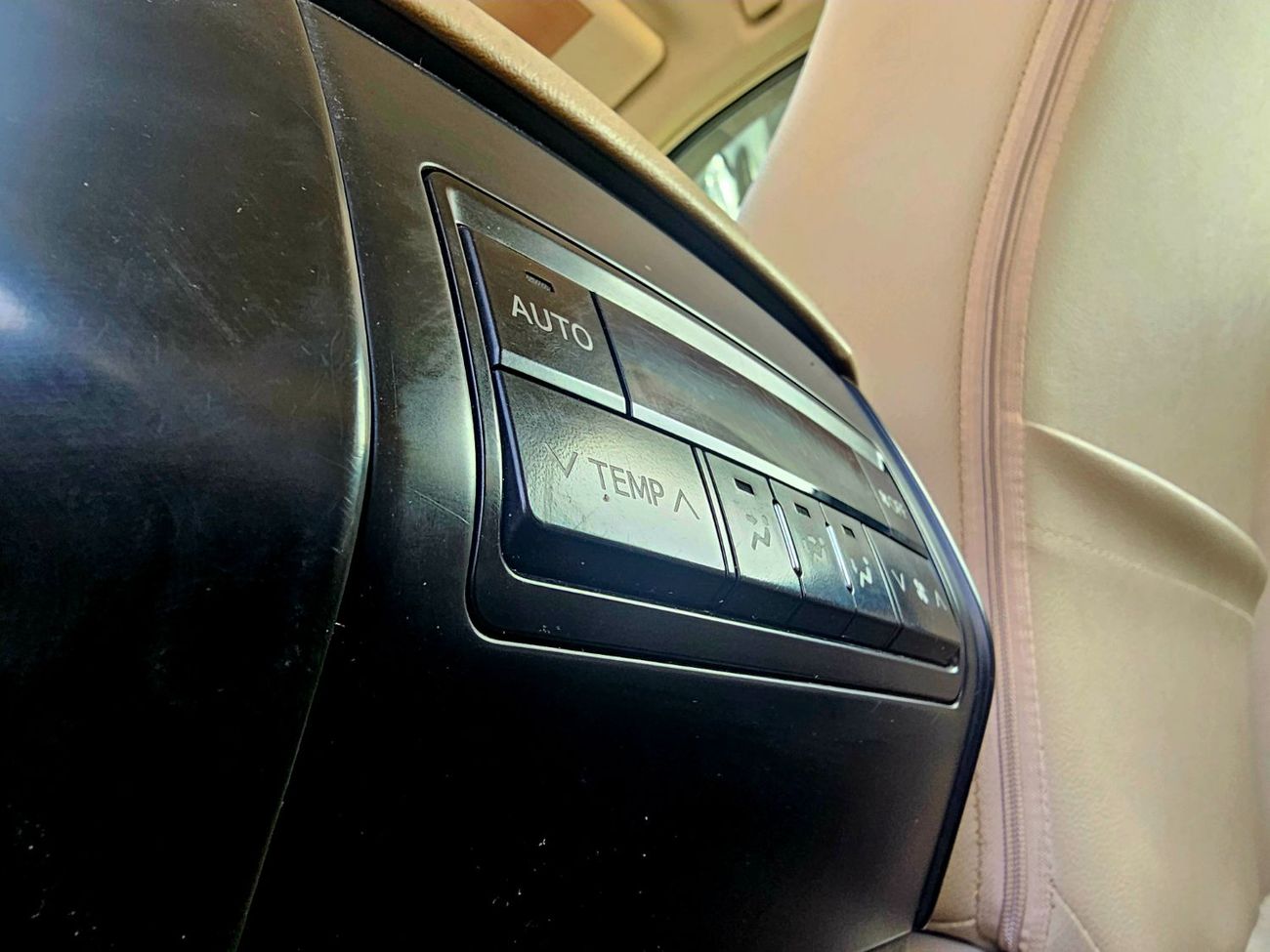 تويوتا برادو GXR/ SUNROOF LEATHER/ ORIGINAL PAINT/ V6 4.0 4WD/ NON ACCIDENT