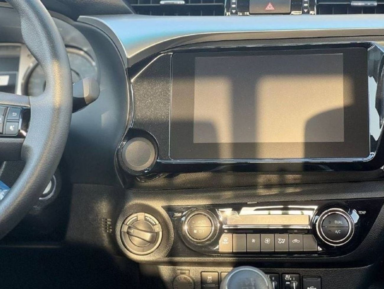 Toyota Hilux D/C 2.7L 4X4 PTR M/T // 2025 // HIGH OPTION WITH SEAT VENTILATION , LED LIGHT , POWER WINDOWS // SPE