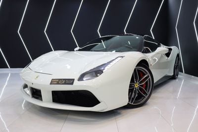 فيراري 488 Ferrari 488 GTB 2017, Bianco Avus Exterior, Passenger Display, Very Low KM, GCC Spec!!