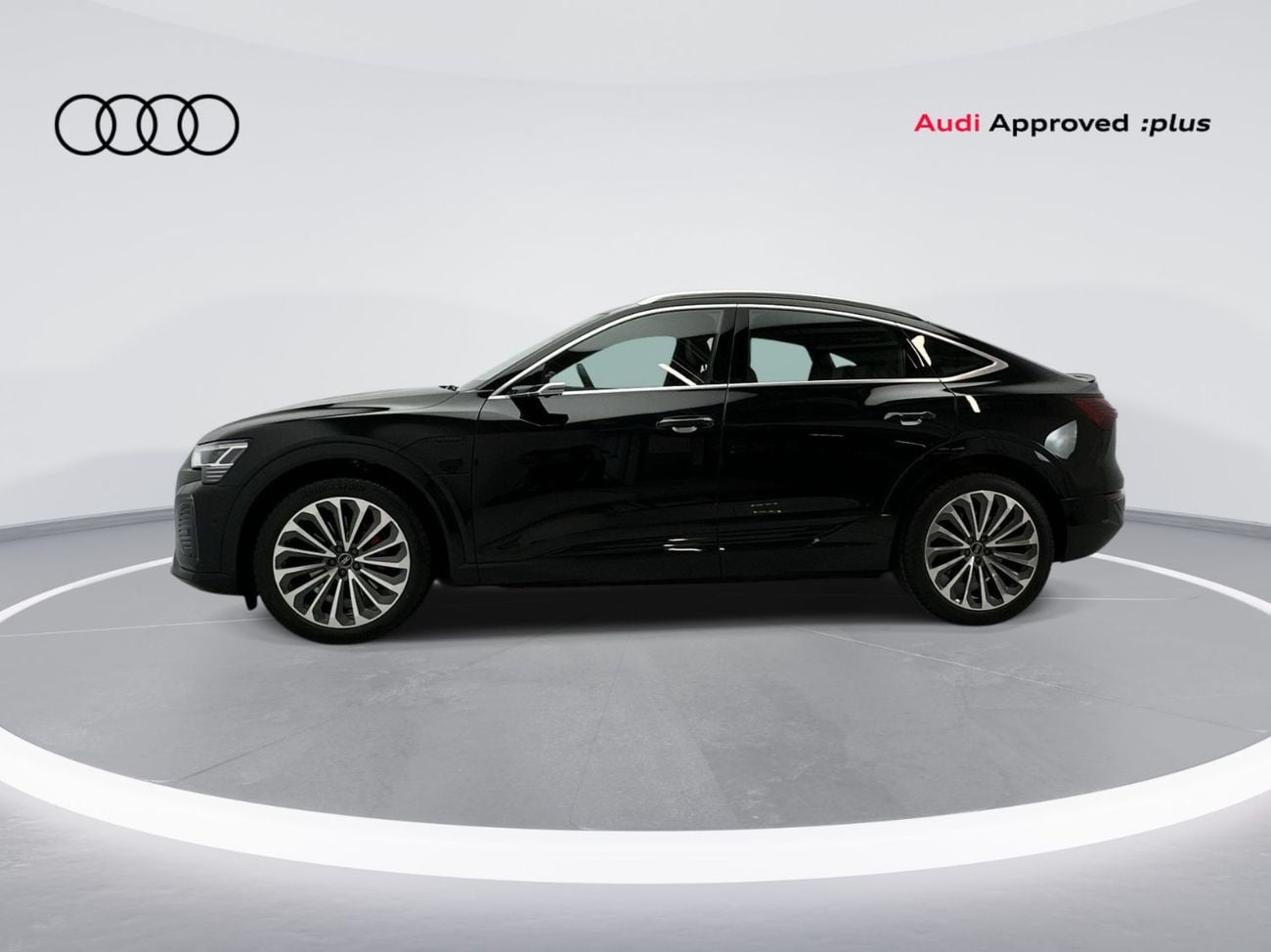 أودي Q8 إي ترون 55 quattro S Line Sportback 408hp Progress (Ref# 17203)