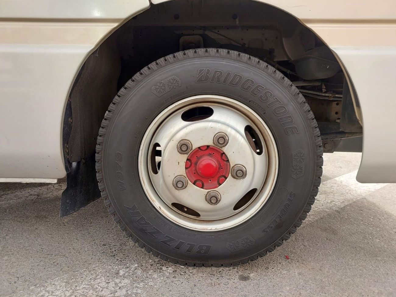 إيسوزو جرنی ISUZU JOURNEY BUS RHD 2001 MODEL 4.1 L DIESEL AUTOMATIC(PM00048)