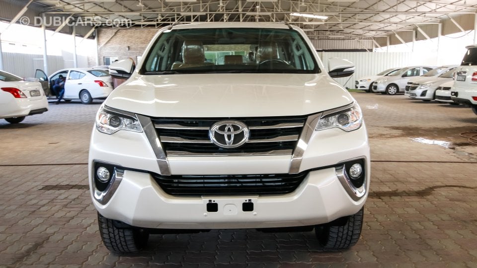 Toyota Fortuner EXR for sale: AED 103,000. White, 2017