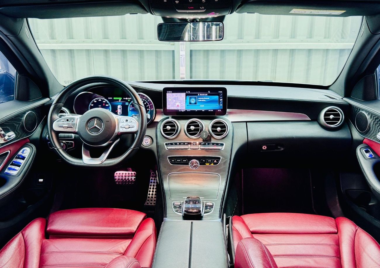 Mercedes-Benz C 300 AMG Pack 2.0L 2020 Mercedes-Benz C300e AMG Line with Full Gargash Service History