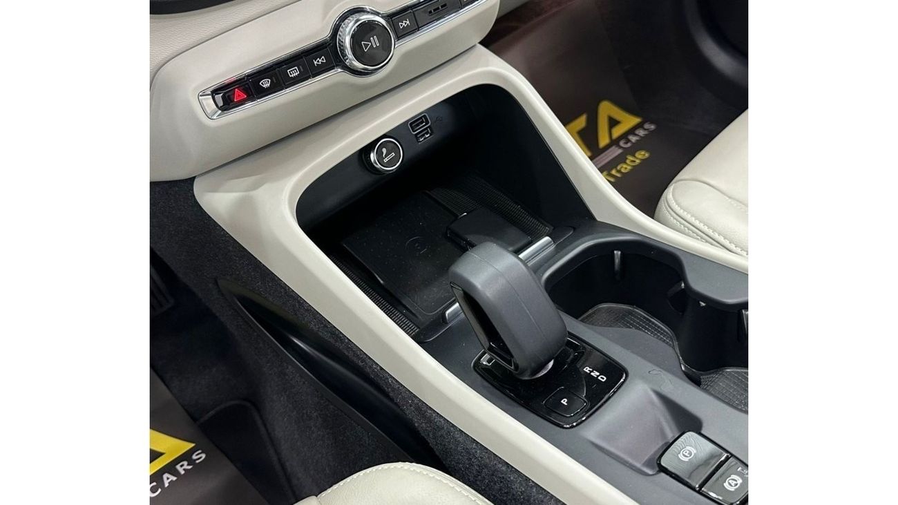 Volvo XC40 T4 R Design 2022 Volvo XC40 T4, Jan 2025 Volvo Warranty, Low Kms, GCC