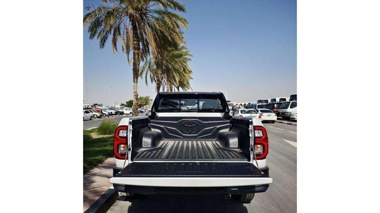 تويوتا هيلوكس تويوتا هايلكس 2024 ديزل 2.8 لتر جي آر سبورت