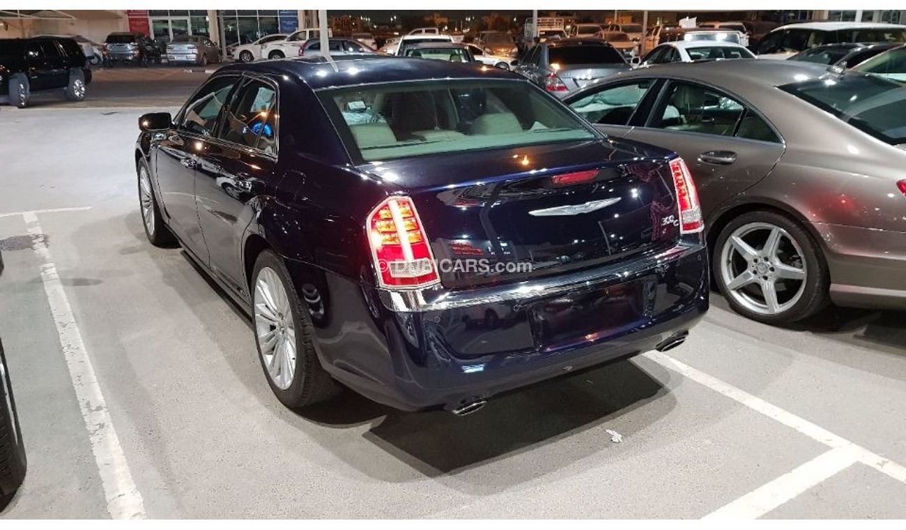 كرايسلر 300C 2012 Model Hemi Full options clean car Gulf specs