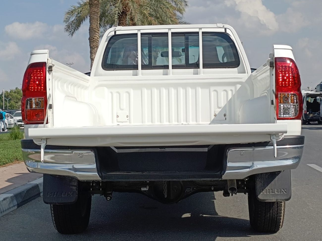 Toyota Hilux 2.7L 4CY PETROL,M/T / SINGLE CABIN / POWER WINDOW / 4WD / CODE # B154397