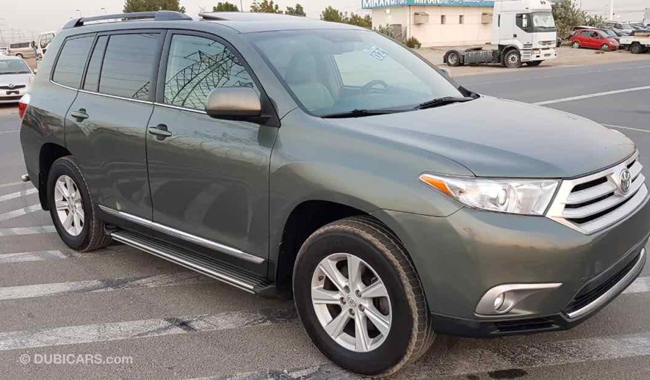 Toyota Highlander very clean car from inside and out and totally ready to use