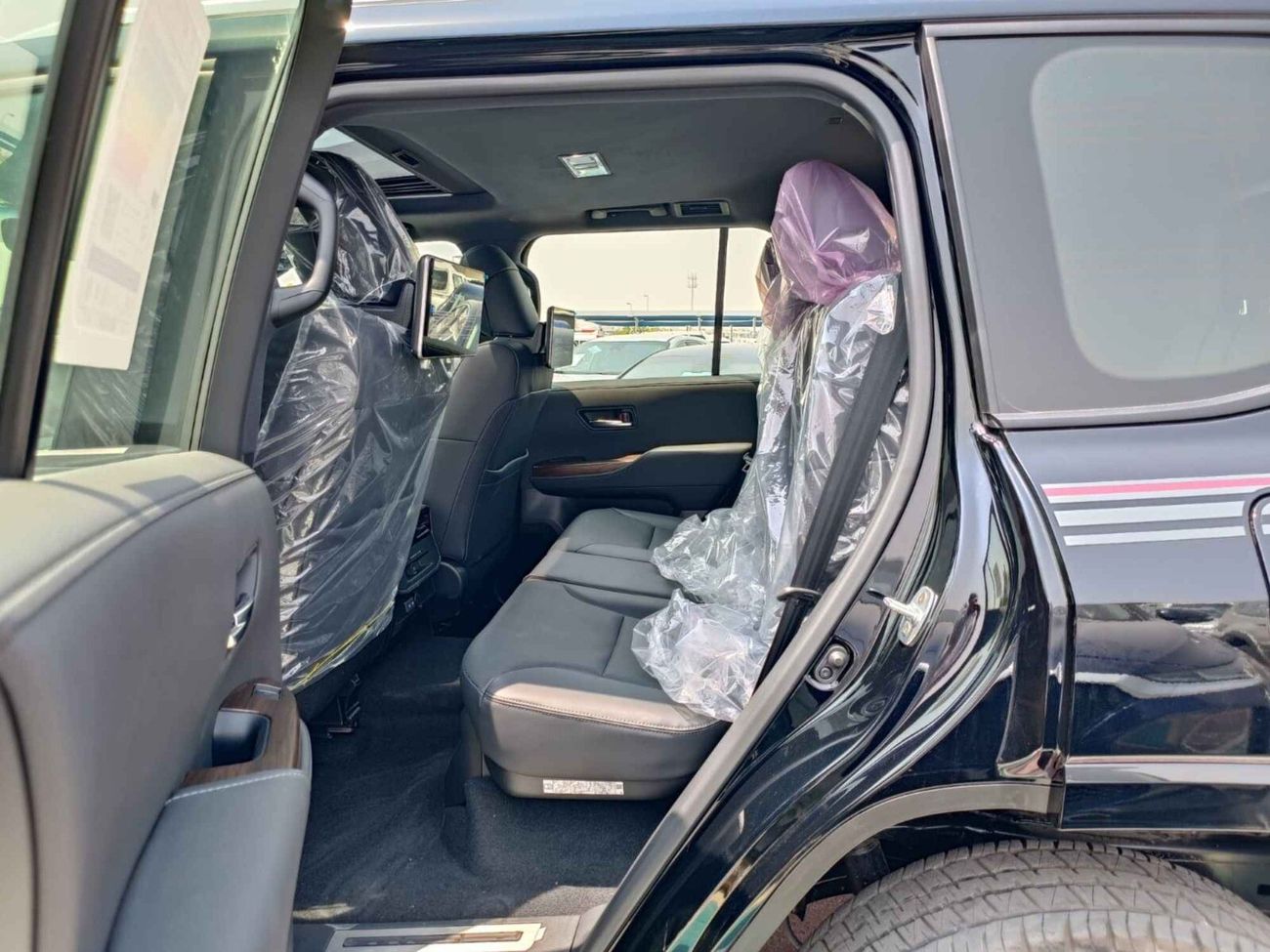 Toyota Land Cruiser GXR, 4.0L V6 PETROL, DRIVER POWER SEAT, SUNROOF, 4WD, FULL OPTION (CODE # 67881)