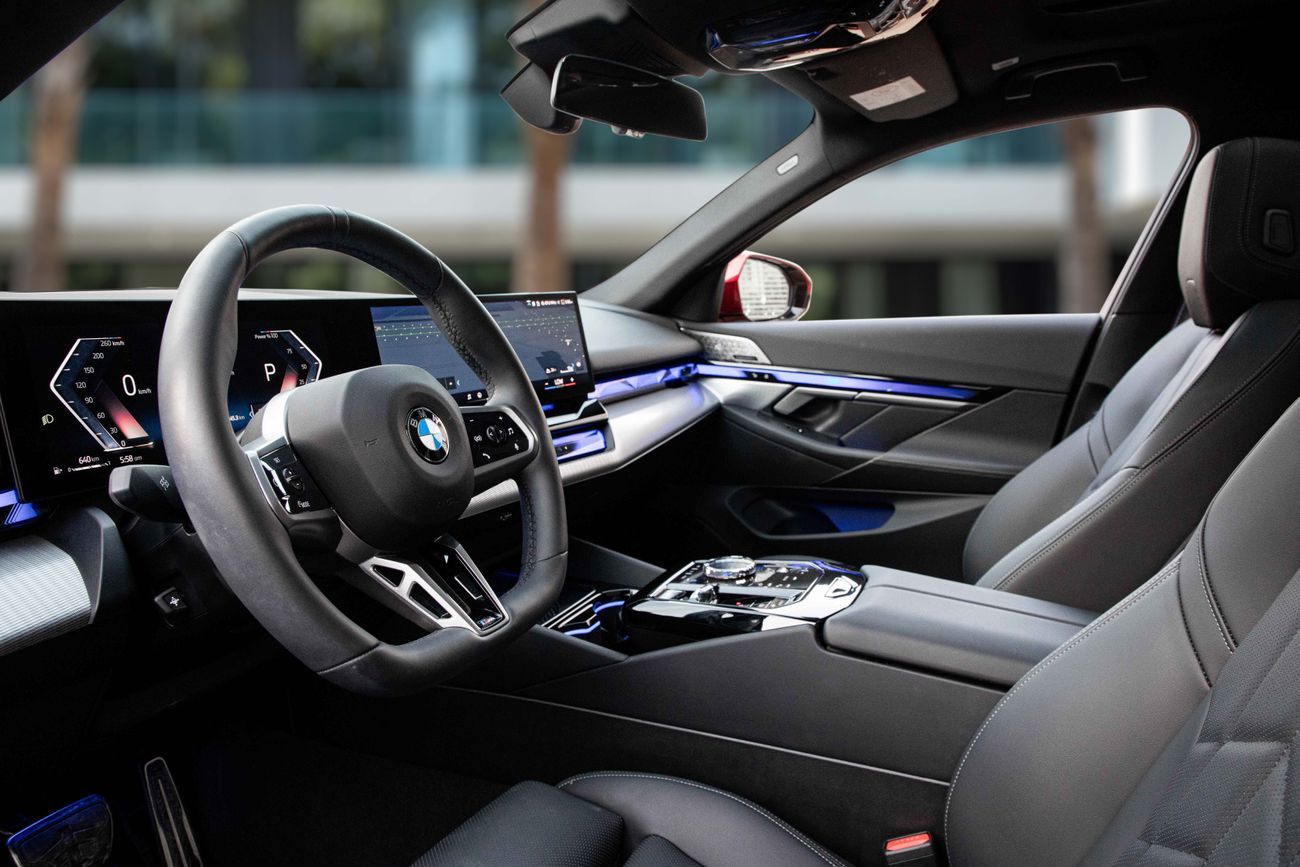 بي أم دبليو 520i 520i M-Sport Pro | 9,485 P.M | 0% Downpayment | IMMACULATE!