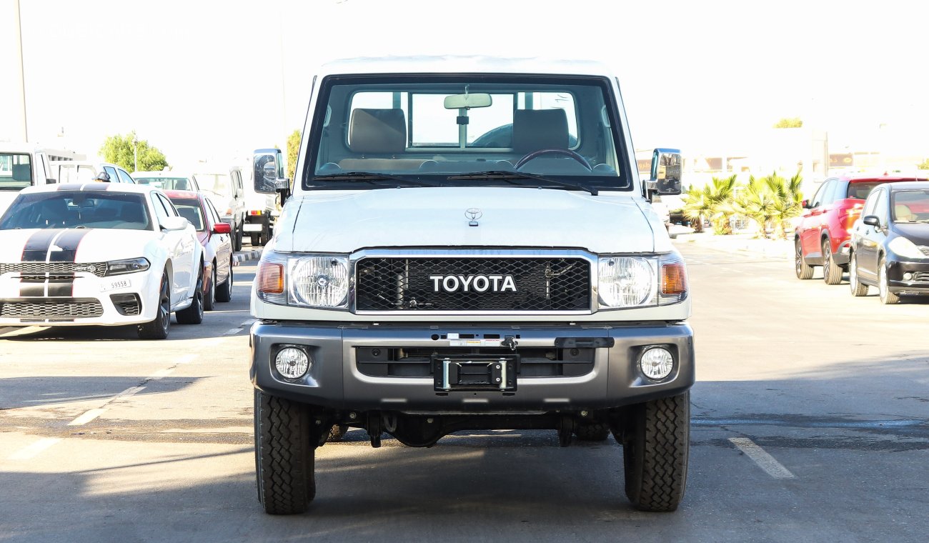 Toyota Land Cruiser Pick Up LX V6 Single Cabin Petrol