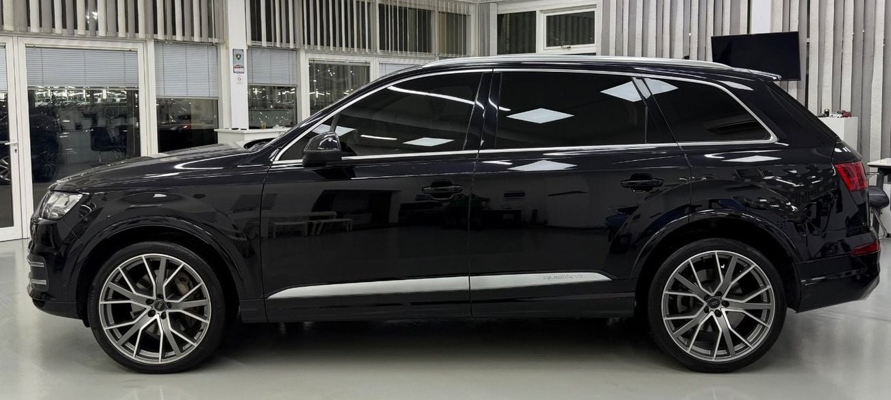 أودي Q7 55 TFSI GCC .. FSH .. S line .. Perfect Condition .. Top Range