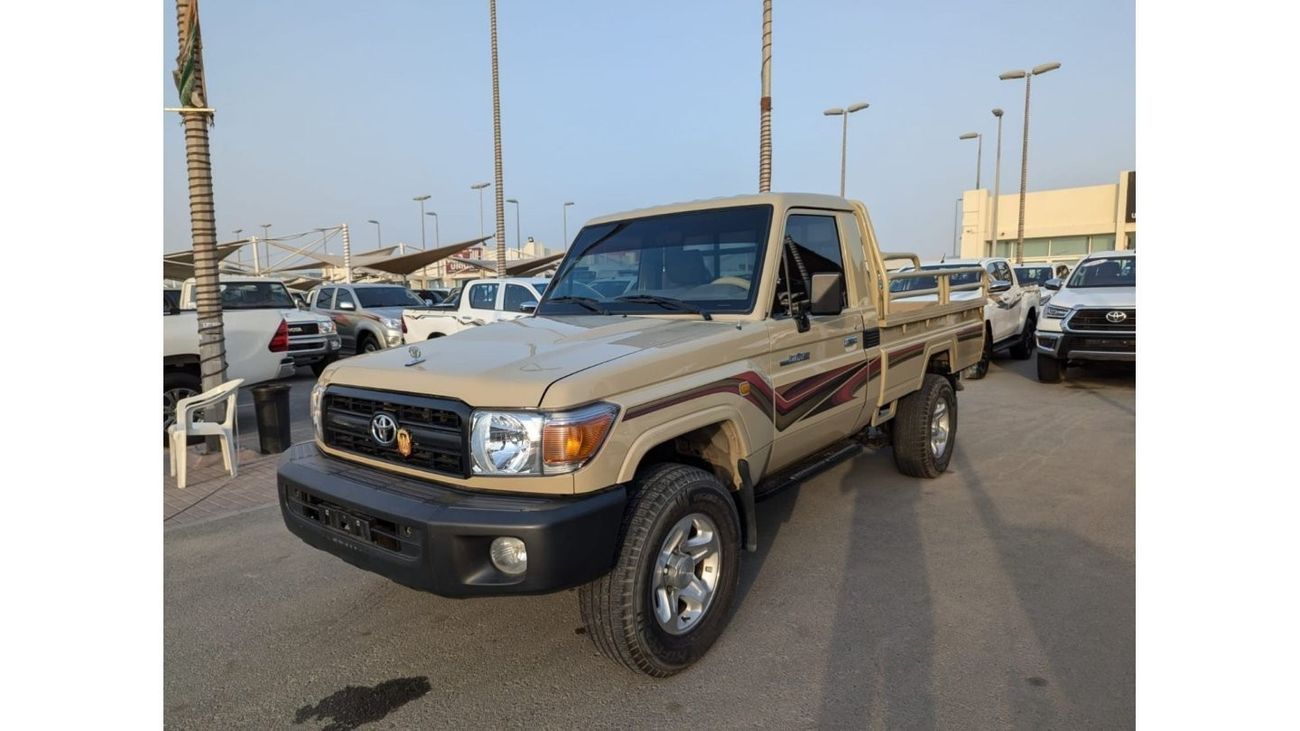 تويوتا لاند كروزر بيك آب 2016 Toyota Land Cruiser Pick Up Std (J70), 2dr Single Cab Utility, 4L 6cyl Petrol, Manual, Four Whe