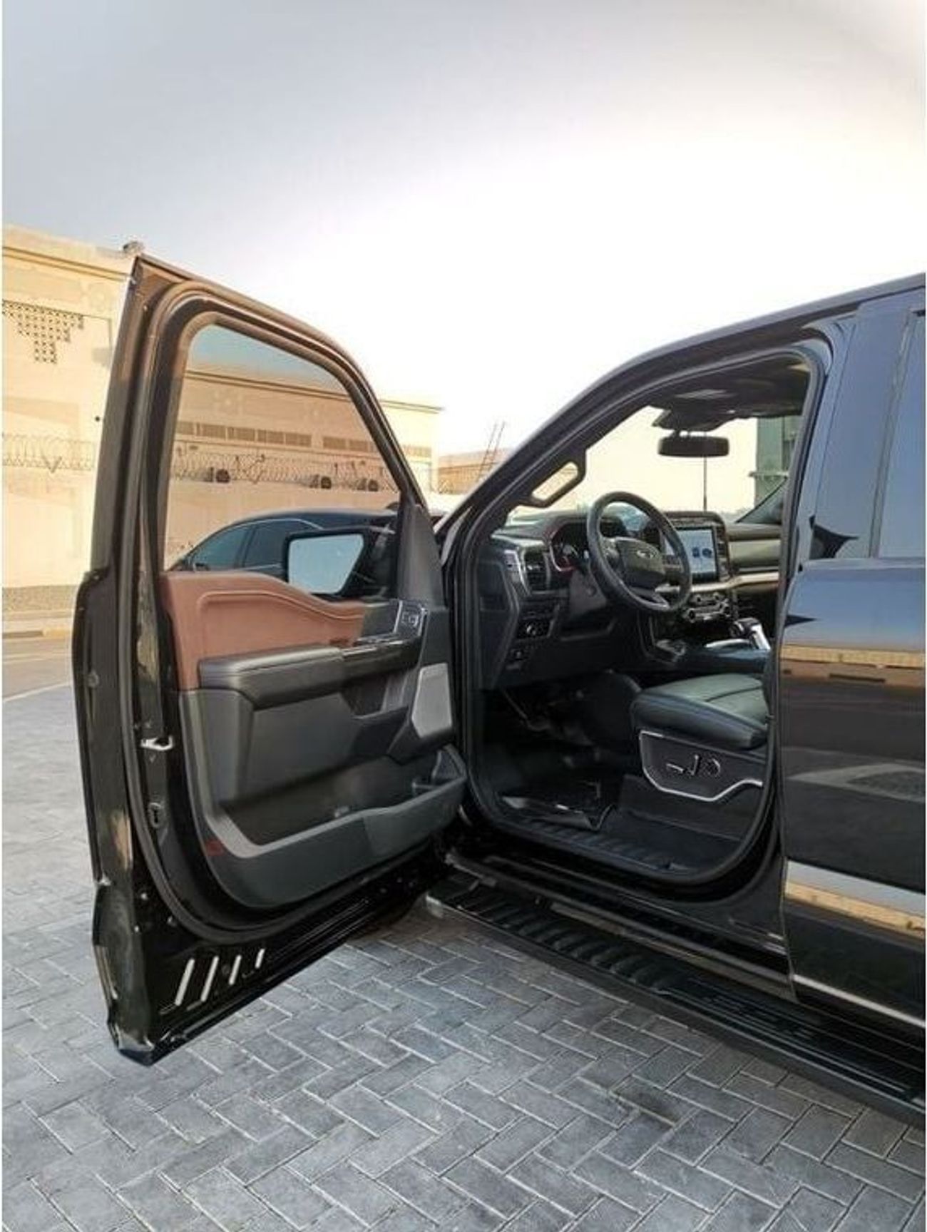 Ford F 150 Ford F- 150 Lariat Sport - 2023 - Black