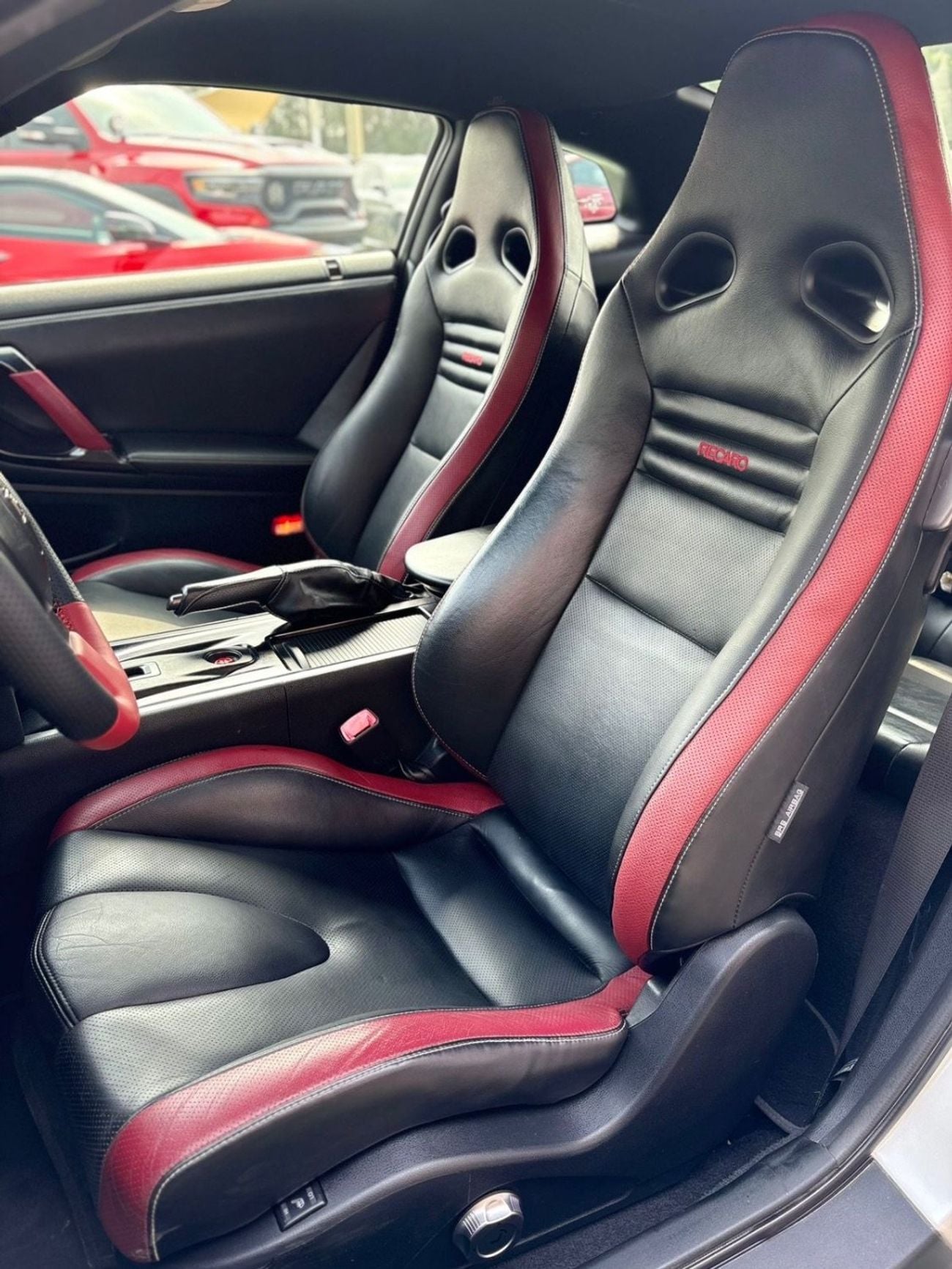 نيسان جي تي ار Premium 3.8L (2 Seater)