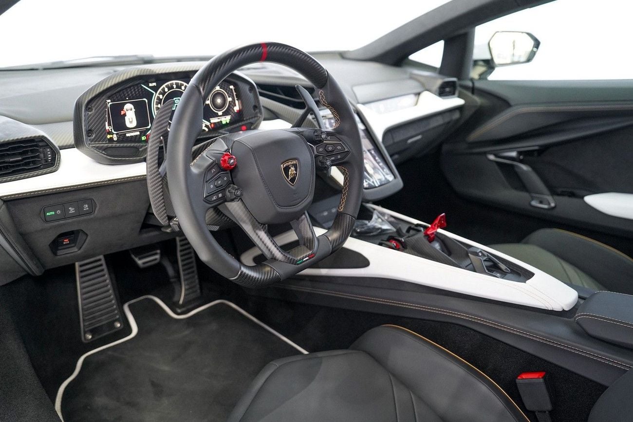 Lamborghini Revuelto STD