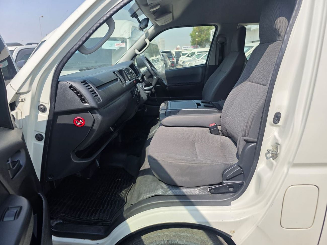 Toyota Hiace (RAMADAN OFFER) TOYOTA HIACE COMMUTER VAN RHD 2018 MODEL 2.5 L DIESEL MANUAL(PM73780)