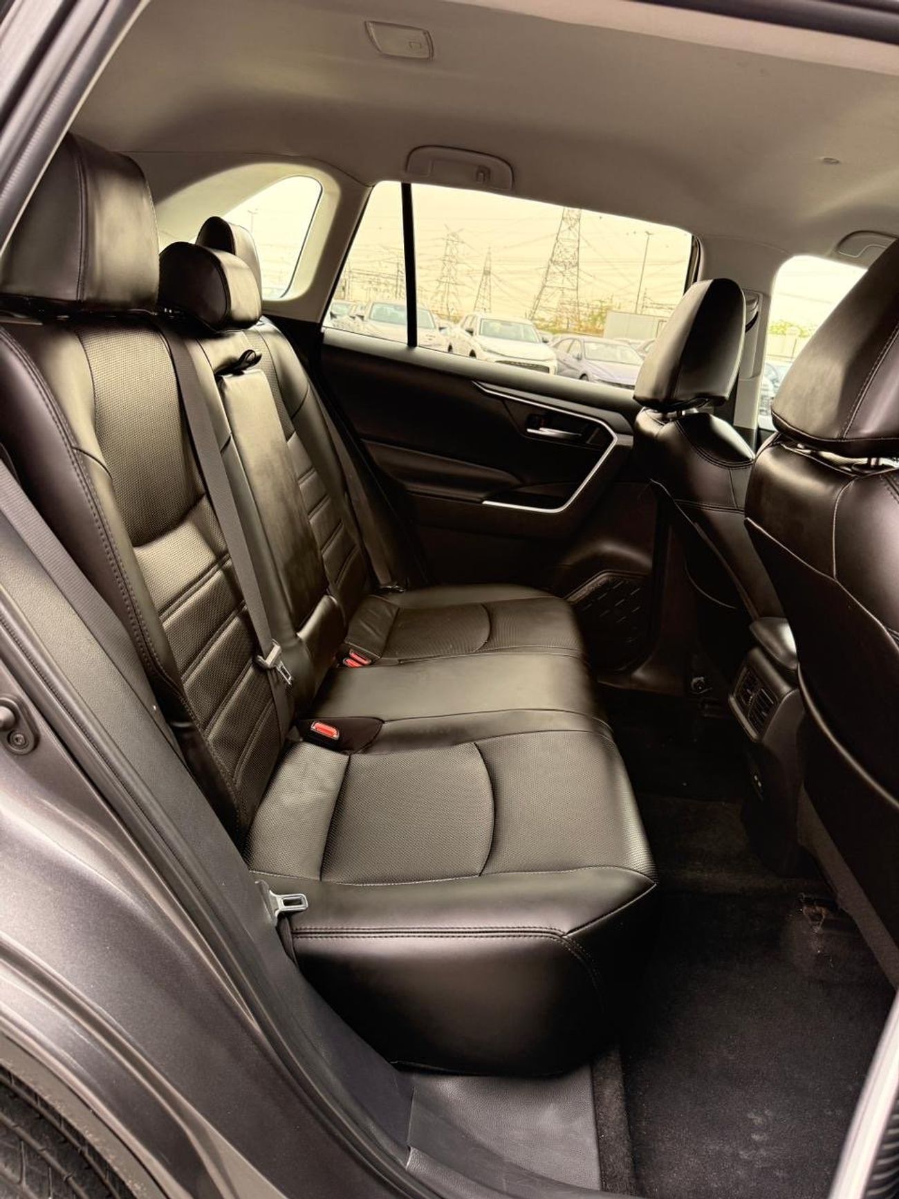 تويوتا راف ٤ XLE 2.5L push start 2024