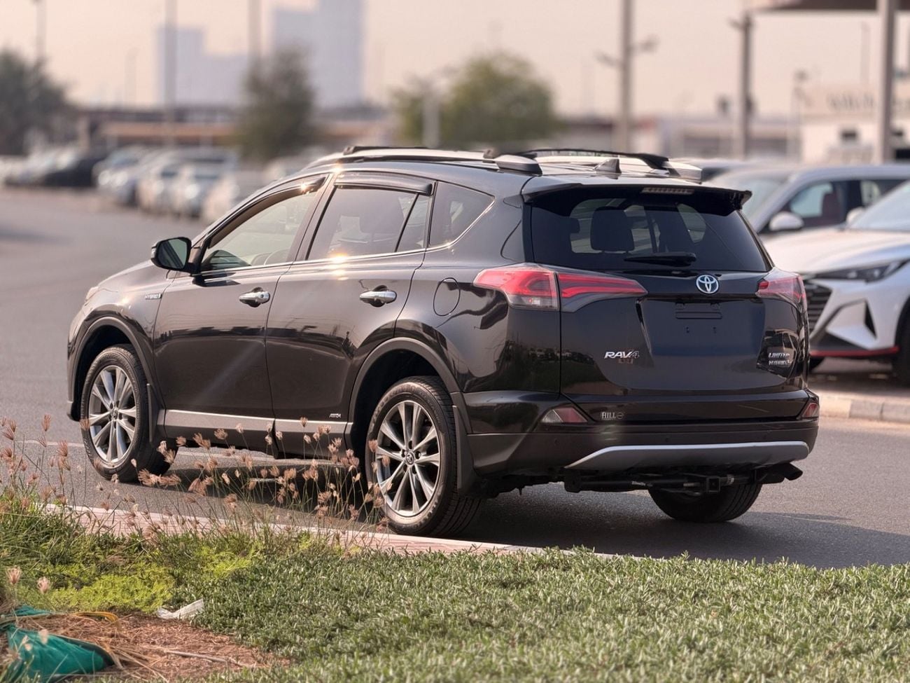 Toyota RAV4 Hybrid Limited 2.5L full option