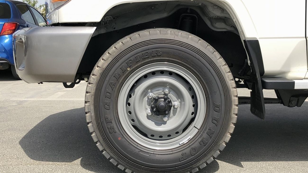 تويوتا لاند كروزر 70 4.2L DIESEL 6-CYLINDER  5-DOORS 2023